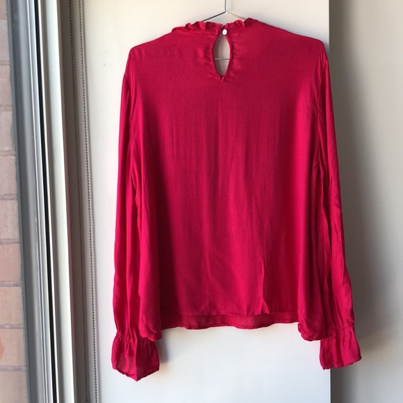 PIPER By Townsen Embroidered Ruffle Top! - Picture 7 of 13